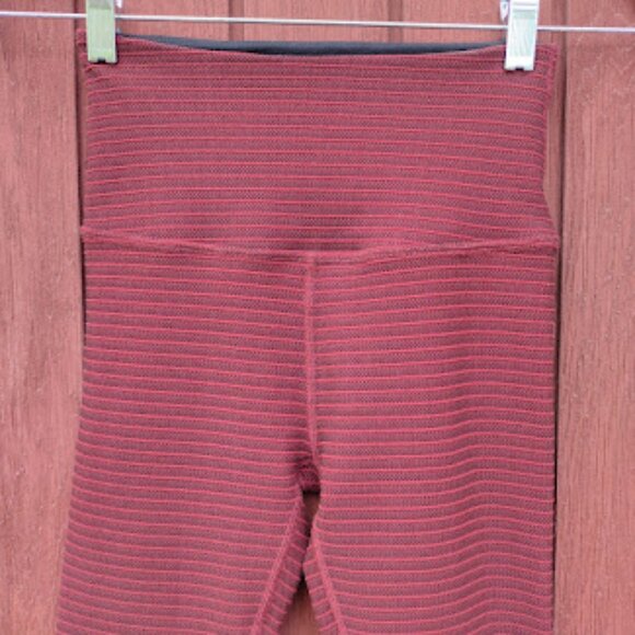 BEYOND YOGA | Maroon High Waist Horizontal Striped Yoga Leggings Chevron Ankle S - Picture 3 of 11